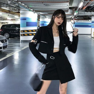 Set blazer croptop và chân váy cá tính cho nữ