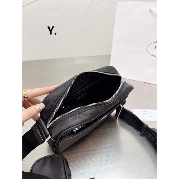 Túi xách prada size 25 cm