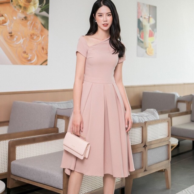 Đầm Elise size XL , form nhỏ