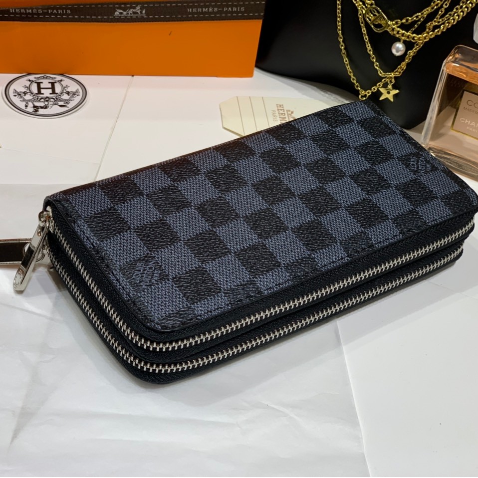 Siêu phẩm Ví Lv có 2 khóa kéo