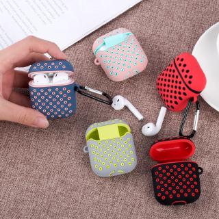 Vỏ bọc bảo vệ hộp sạc tai nghe Airpods 1 2 bằng chất liệu silicon mềm gắn kèm móc khóa tiện dụng