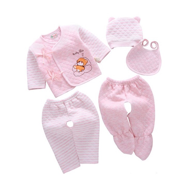 Set 5 món đồ sơ sinh cho bé