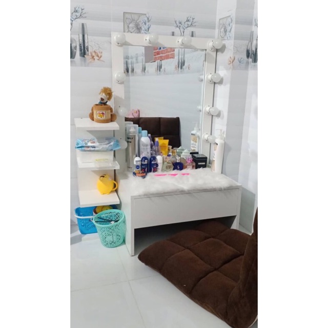 Bàn trang điểm đèn LED ngồi  Bệt bao giá thị trường | BigBuy360 - bigbuy360.vn