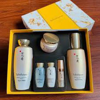 Set dưỡng ẩm chống lão hóa Sulwhasoo Essential Trio Set