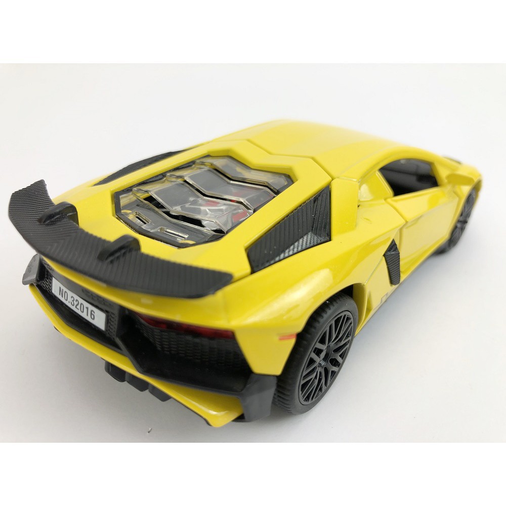 Xe mô hình tĩnh Lamborghini Aventador LP750 tỉ lệ 1:32 có đế trưng bày