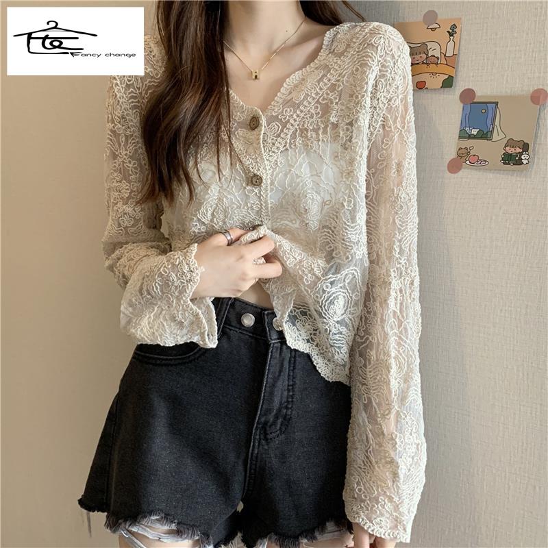 Áo Khoác Cardigan Phối Ren Mỏng Kèm Quần Yếm Thời Trang Xuân Hè Xinh Xắn Cho Nữ