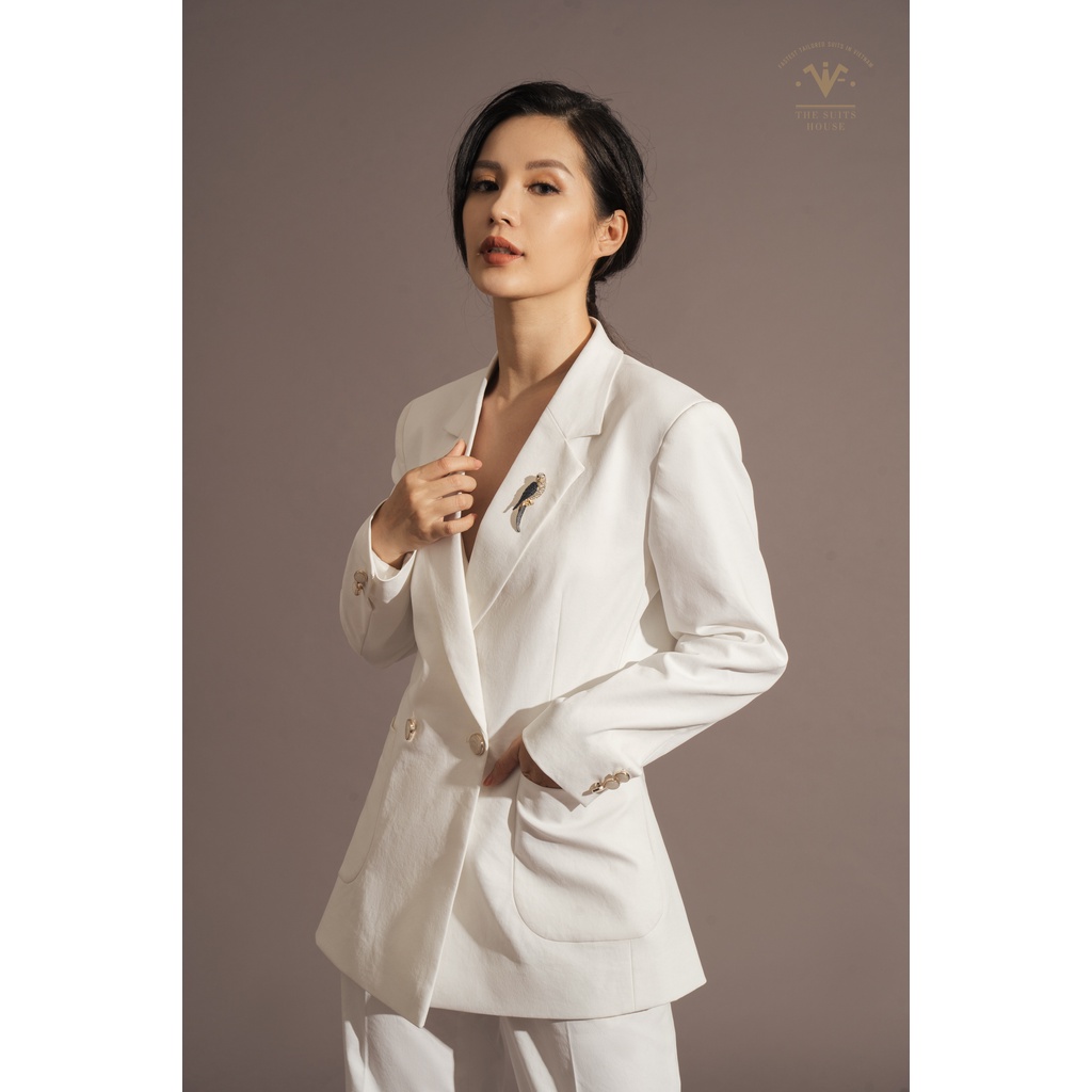 Bộ vest nữ trắng THE SUITS HOUSE túi đắp 2 khuy ngang