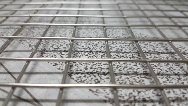 Vỉ nướng inox caro loại dày có quai