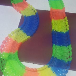 Magic Tracks 220pcs - Bộ đường đua ma thuật