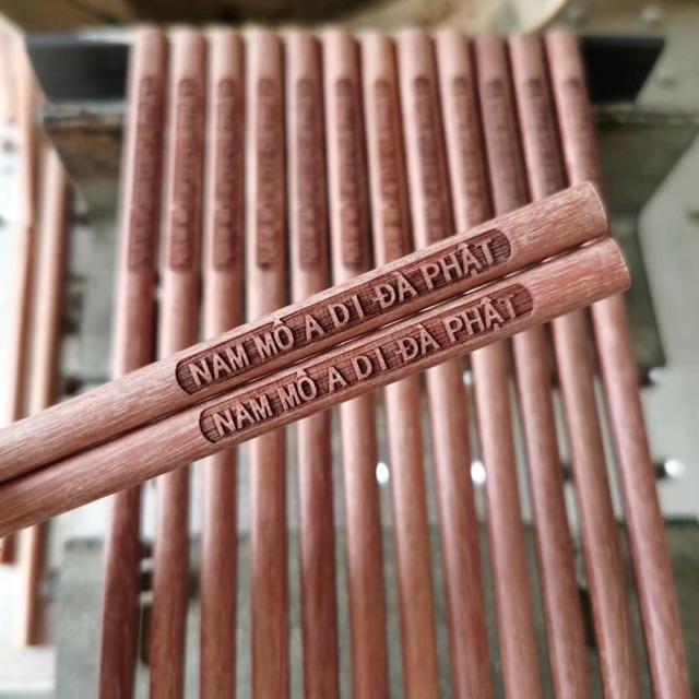 Đũa Gỗ Hồng Khắc Danh Hiệu NAM MÔ A DI ĐÀ PHẬT