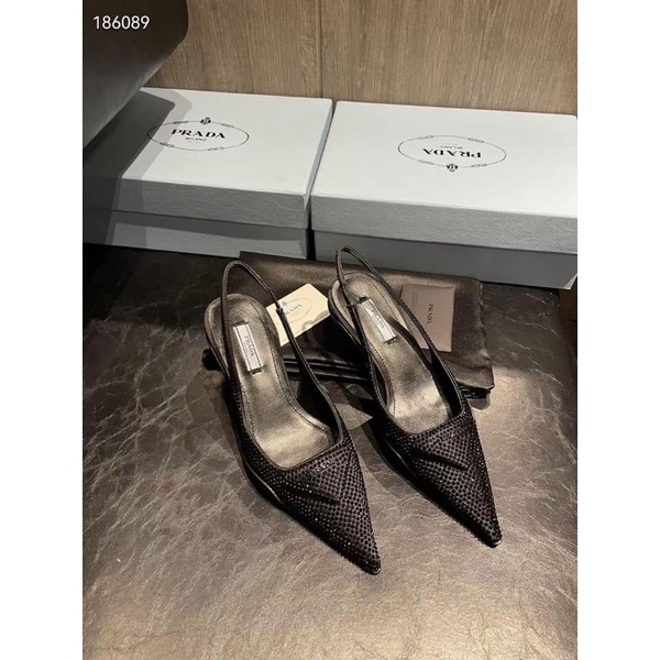 Guốc prada mũi nhọn gót nhú đính đá quai sau
