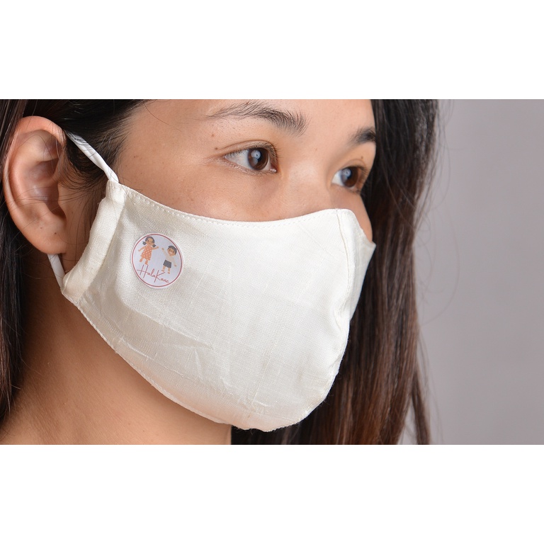 Khẩu trang tơ tằm, không gây kích ứng khó chịu cho da mặt .Khẩu Trang Lụa Dâu Tằm an toàn bảo vệ bạn khỏi vi khuẩn khẩ