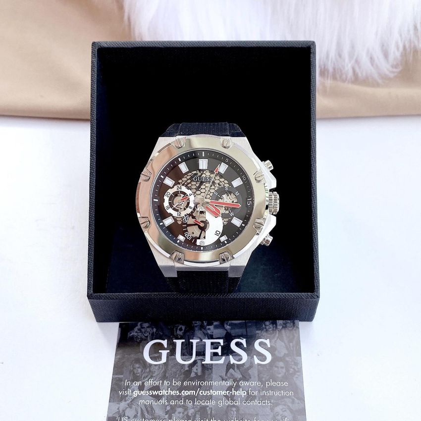 Đồng Hồ Nam GUESS GW0334G1 Viền Mặt Đinh Ốc - 3 Mặt Số Phụ - Dây Silicone - 46mm