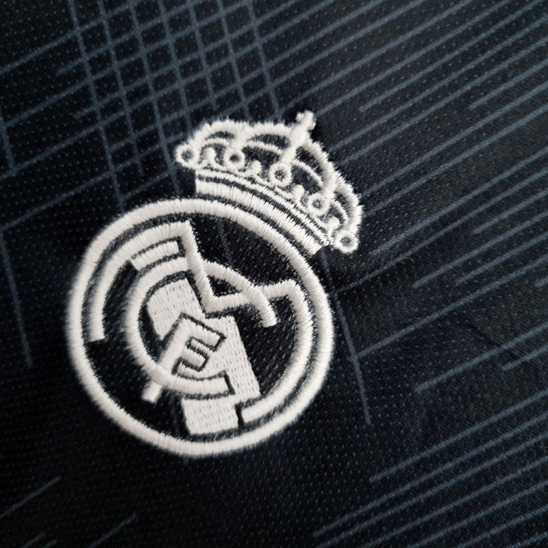 Áo Thun Bóng Đá Real Madrid Y-3 Jersey 2022 Màu Đen Cá Tính