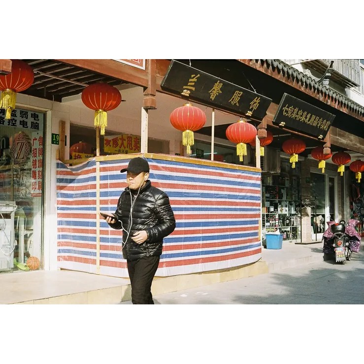 Kodak gold 200 36exp  date xa 06/2025