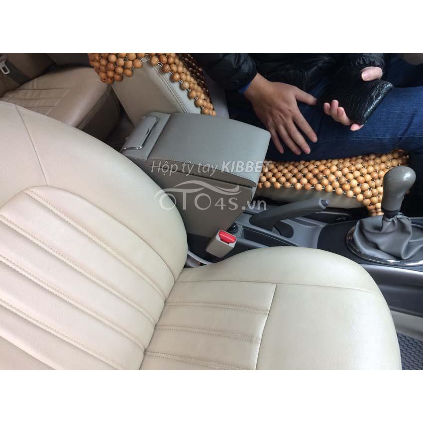 Hộp tỳ tay Kibbet tự lắp loại 1490 cho xe Nissan Sunny thiết kế cắm trụ theo xe không khoan bắt vít có 4 cổng sạc USB