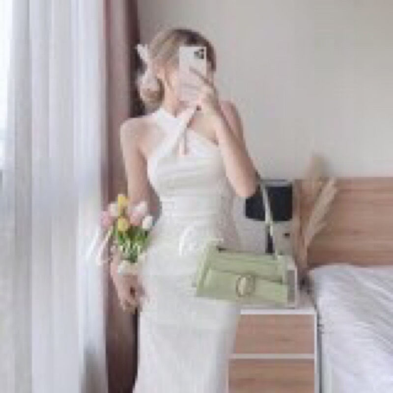 Đầm body cổ yếm chéo to không tay vải xốp nhún dáng dài qua gối 2 màu