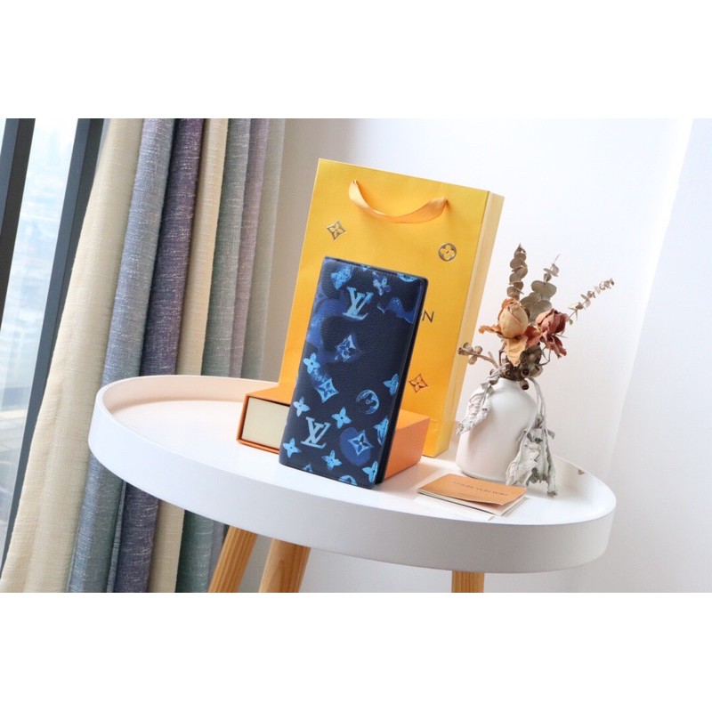 Ví/bóp dài cầm tay của nam thương hiệu Louis Vuitton LV Brazza da thật cao cấp