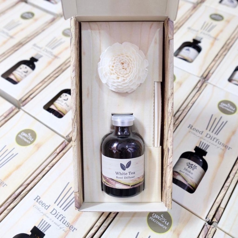 Tinh Dầu Thơm Phòng Phutawan 50ml Hộp Vân Gỗ Sang Trọng