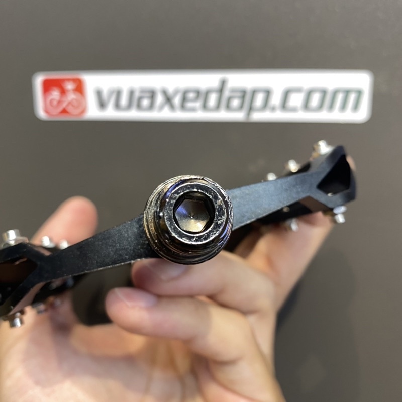 BÀN ĐẠP PEDAL GIANT – HILL CARBON BẠC ĐẠN