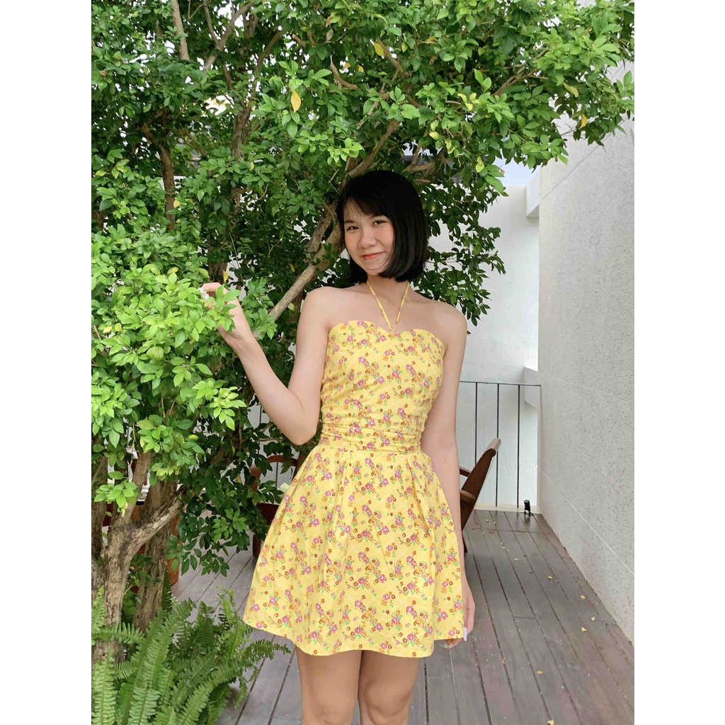 Đầm thiết kế kiểu dáng chữ a cột dây họa tiết hoa nhí màu vàng nổi bật Edding Dress