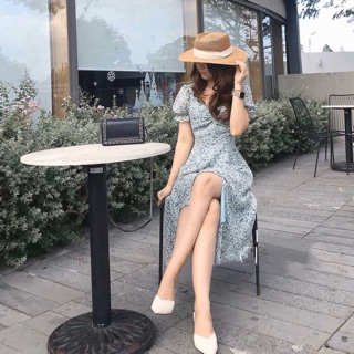 Đầm hoa nhí tay phồng xẻ tà