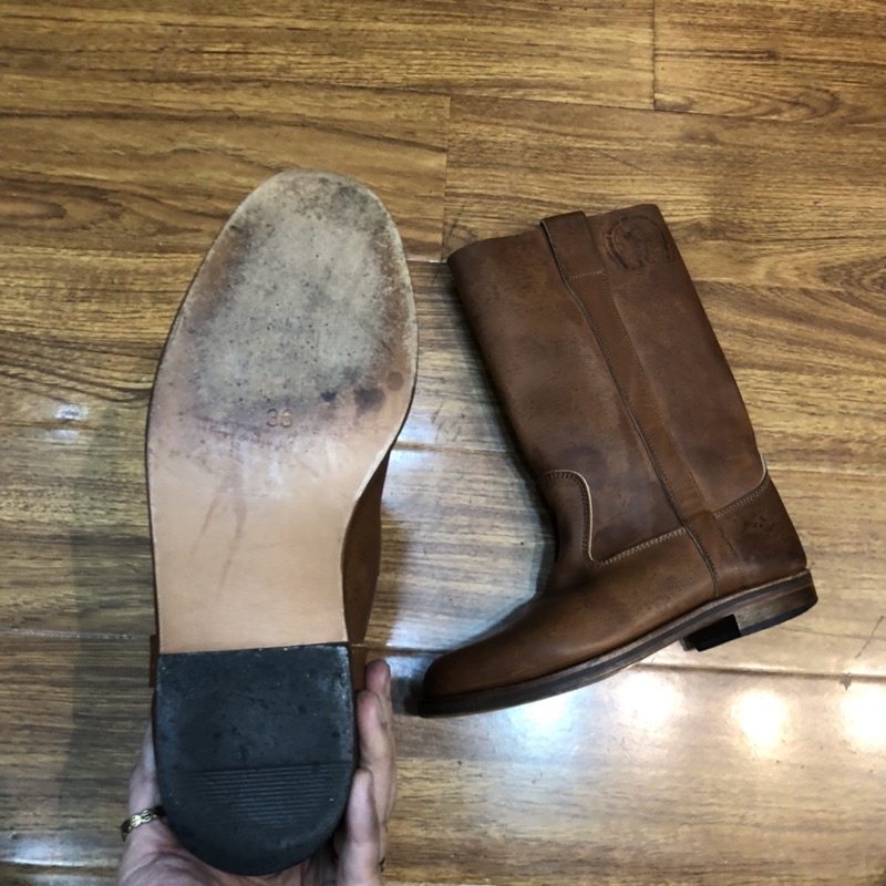 Boots size 36