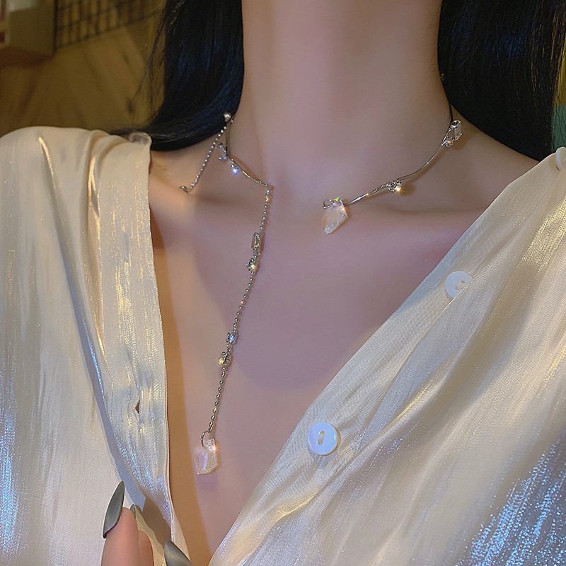 Vòng cổ chocker tua dài dình mặt thủy tinh trong suốt_M1560