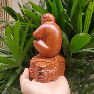 Tượng con khỉ gỗ hương