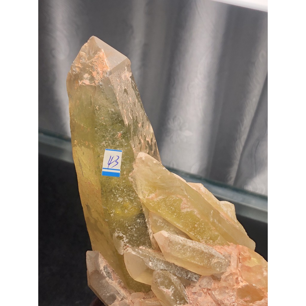 Tinh thể MÀU vàng tặng kèm đế gỗ MH43 CITRIN