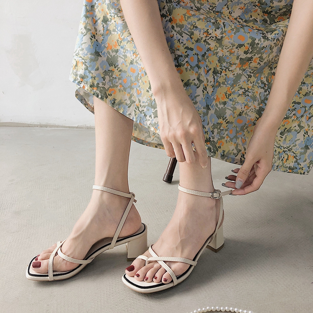 Giày sandal xỏ ngón có gót cao và phẳng thời trang cho nữ