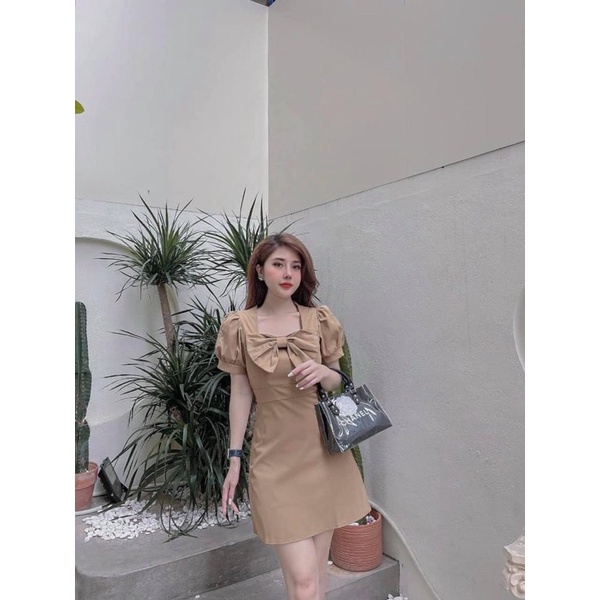 Váy cổ vuông nơ ngực dáng chữ A