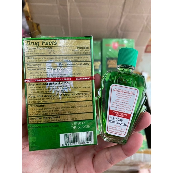 Dầu Gió Nước Xanh 2 Nắp SingaPore Eagle Brand 24ml