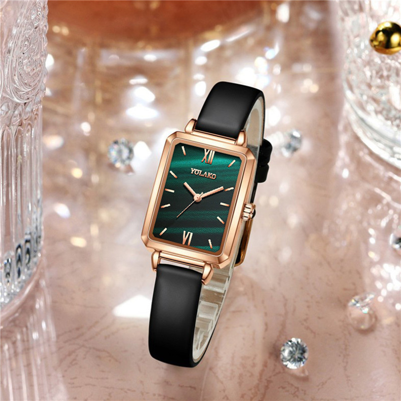 Đồng Hồ Đeo Tay Mặt Hình Chữ Nhật Màu Xanh Lá Dành Cho Nữ