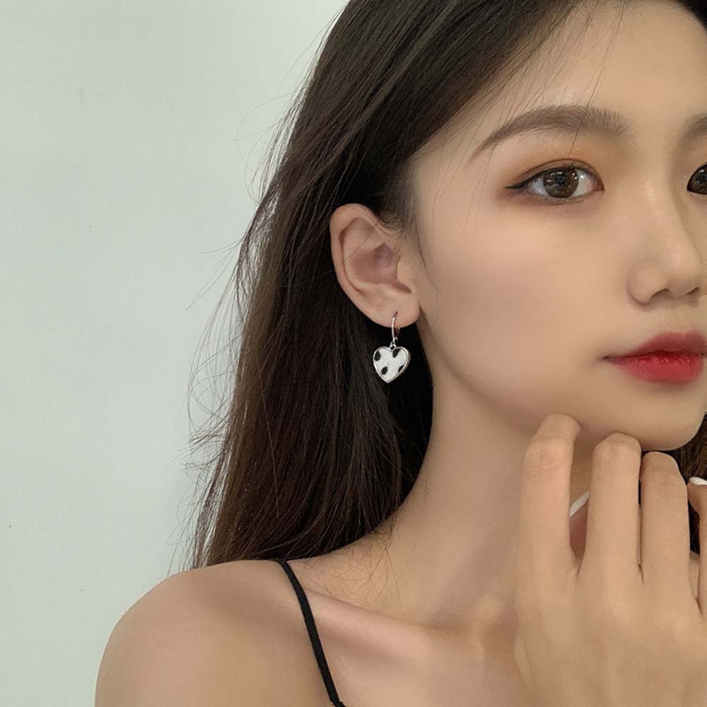 Khuyên Tai Nữ Trang Tạo Hình Độc Đáo