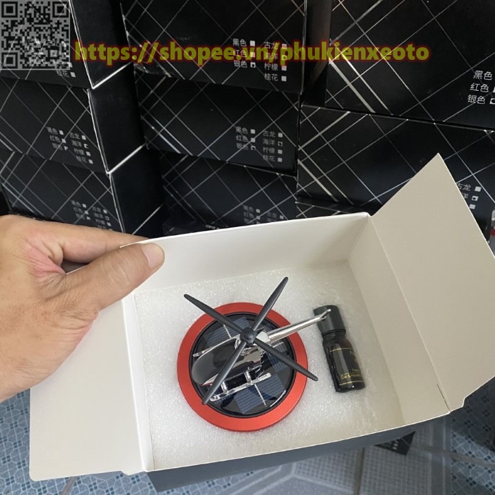 Nước hoa ô tô máy bay năng lượng mặt trời tặng kèm tinh dầu