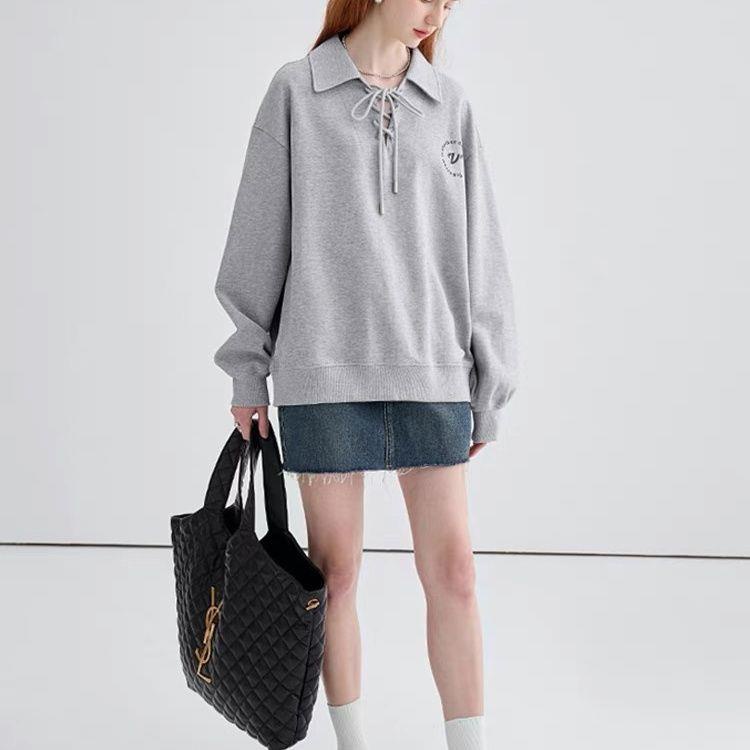 Áo sweater tay dài cổ polo cột dây dáng rộng in chữ thời trang mùa thu 2022