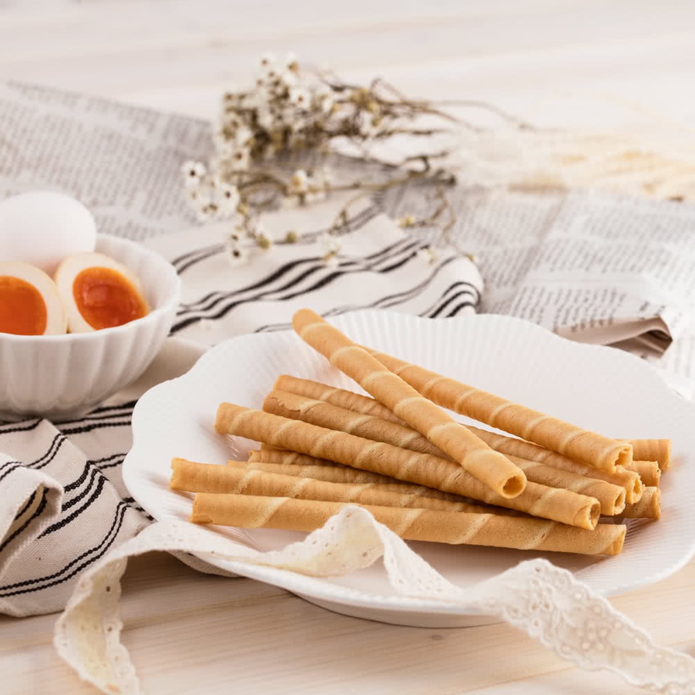 Bánh quế Wafer Sticks vị trứng muối hộp 135gr