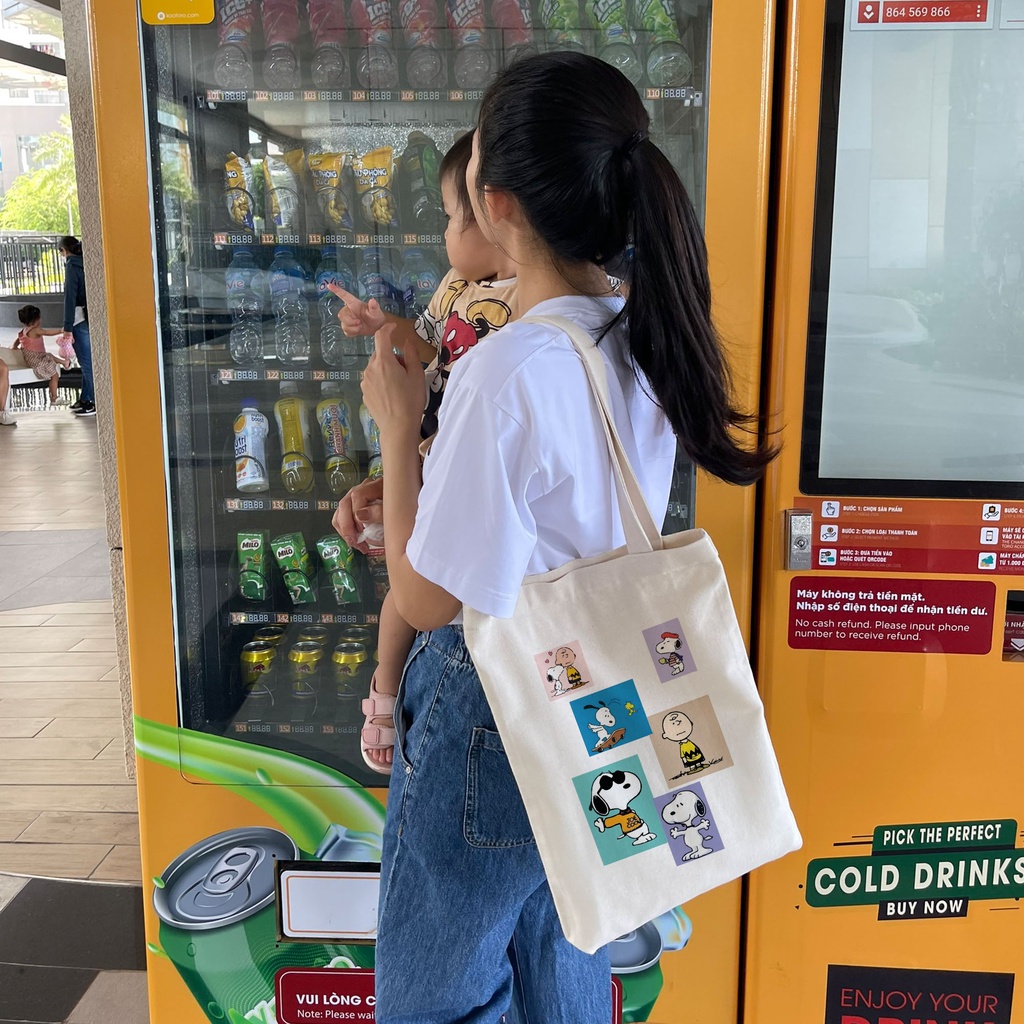 Túi tote vải mộc Tiệm nhà Pony dây kéo in hình Snoopy and friends PM109