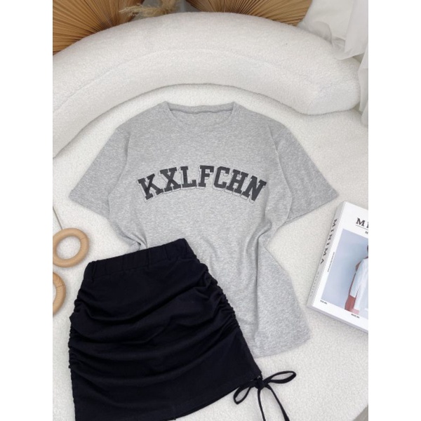 Set Áo Thun Xám kèm Chân Váy Đen Rút Hông