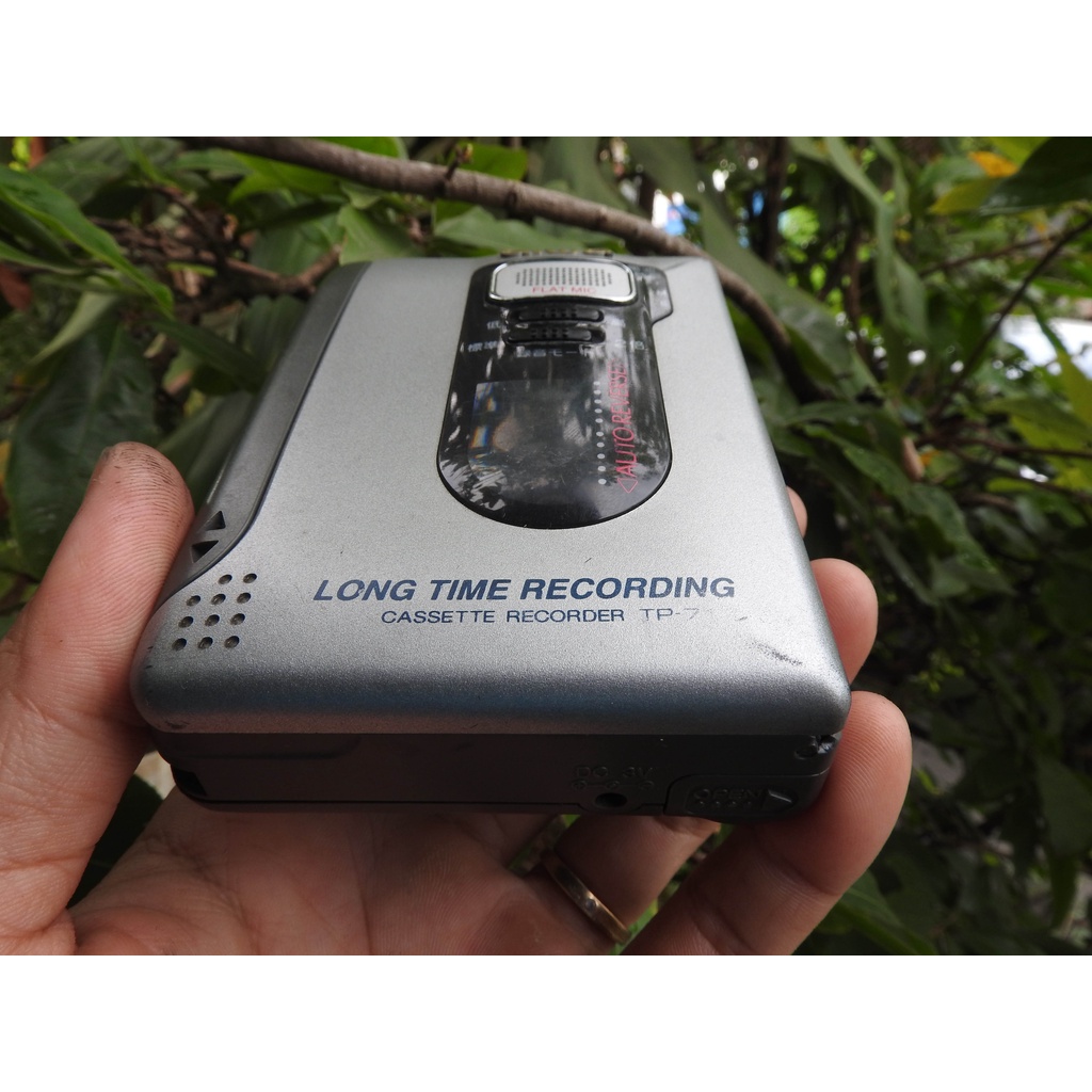 Máy nghe nhạc Cassette AIWA TP-710 loa ngoài phát băng 2 chiều kiểu máy đẹp lưới loa vuông