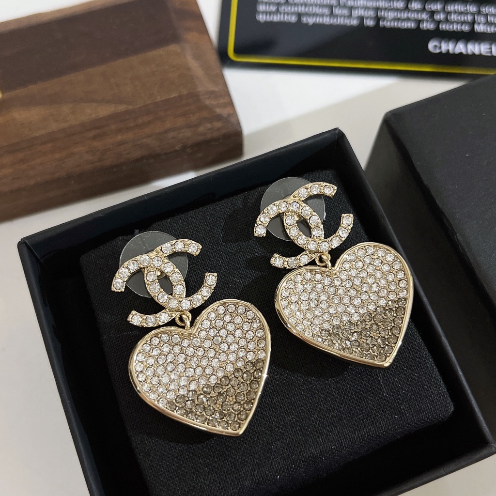 Bông tai hình trái tim thời trang nữ cao cấp Channel sành điệu, thanh lịch và cá tính