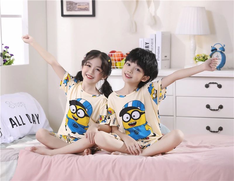 Áo Thun Tay Ngắn In Hình Minion Dễ Thương Cho Bé Trai &amp; Gái