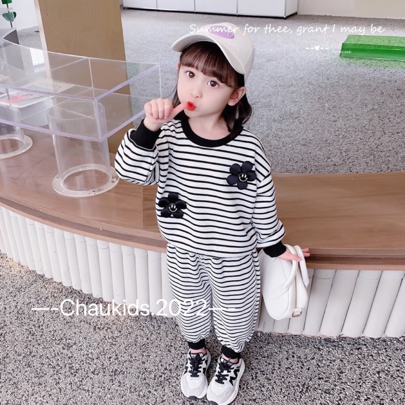 Set hoa đen kẻ ngang zip hàn cho bé gái