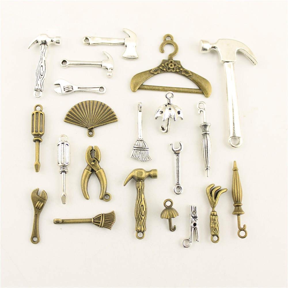 Mặt Dây Chuyền Kim Loại Hình Cây Búa Độc Đáo