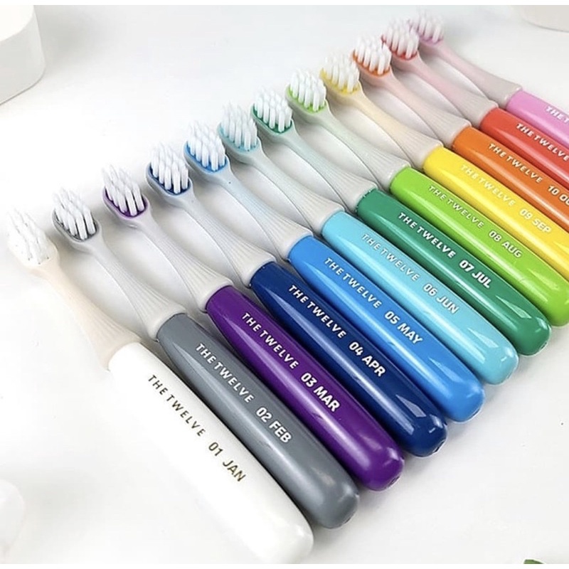 <Vivid color> Bàn chải đánh răng mềm mại nhiều màu sắc The Twelve Korea cho trẻ em từ 12 tháng