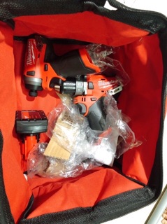 Khoan Vit Milwaukee M12 2598