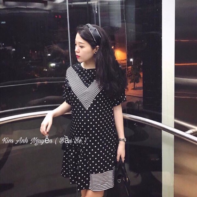 Váy chấm bi