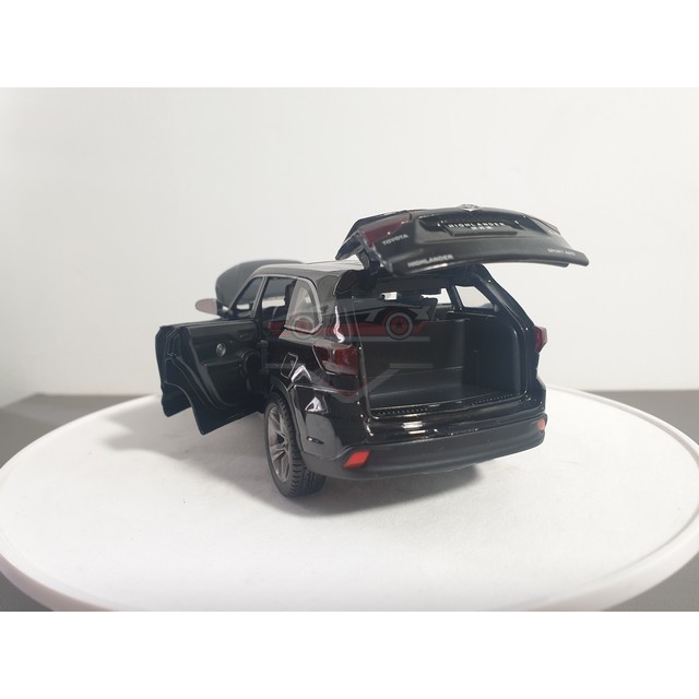 Xe mô hình Toyota Highlander, tỉ lệ 1:32