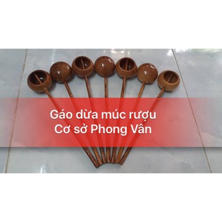 Gáo dừa múc rượu